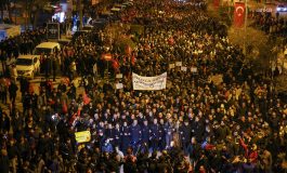 CHP Genel Başkanı Özgür Özel, 6 Şubat depremlerinin üçüncü yılında Adıyaman'da yapılan eyleme katıldı