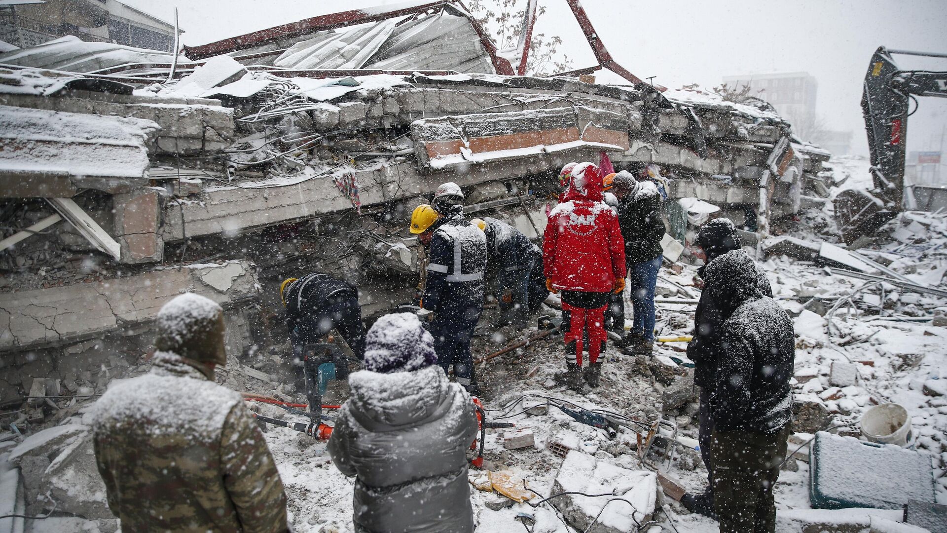 Depremin yıktığı kentlerde kar ve yağışlı hava bekleniyor