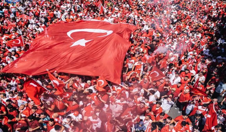 Duygusal tutku ile Orta Avrupa futbolu karşı karşıya: Bize beraberlik bile yetiyor, Çekya ise yenmek zorunda, haydi çocuklar!