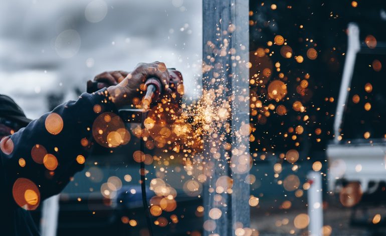 Şubatta sanayi üretimi yıllık yüzde 1,9 azaldı