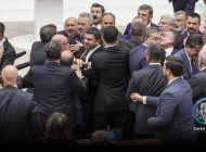 Bütçenin son gününde Meclis’te CHP ve AKP arasında yumruklu kavga!