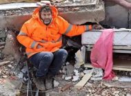 6 Şubat'ta enkazda kızının elini bırakmayan baba konuştu: Tarif edilecek gibi değil, bu acı hiç dinmiyor