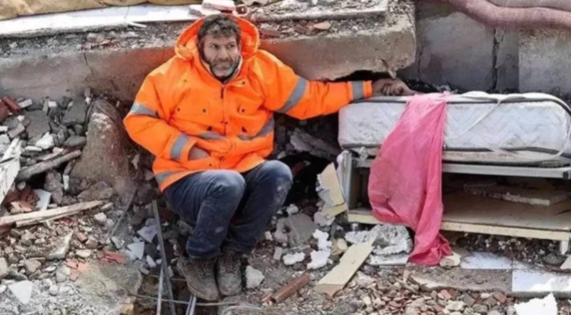 6 Şubat'ta enkazda kızının elini bırakmayan baba konuştu: Tarif edilecek gibi değil, bu acı hiç dinmiyor