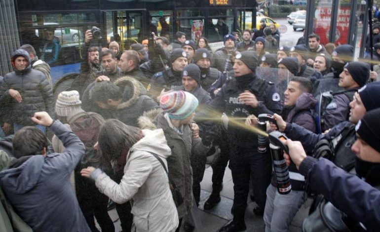 Mutluluk bireysel bir öykü değil