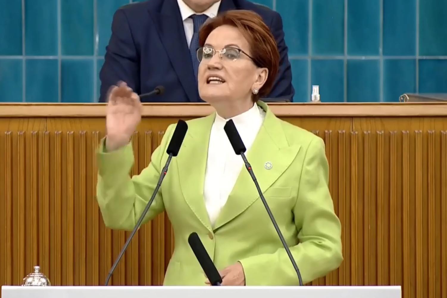 Meral Akşener konuşma metninin dışına çıkarak haykırdı: 'Zehir zıkkım olsun Erdoğan!'