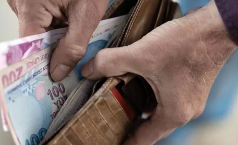 8. Yargı Paketi Meclis’te kabul edildi: Emekliye 3 bin TL bayram ikramiyesi yasalaştı