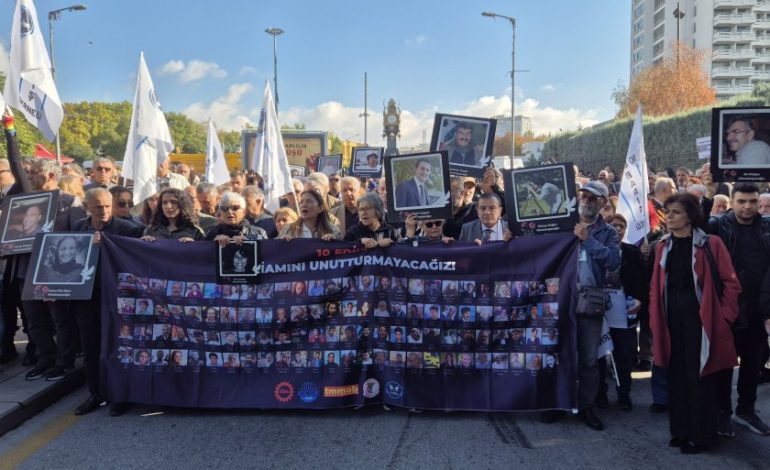 Barış için ölenler, geride kalanlar!