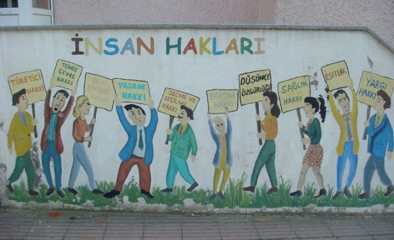 Terk edilen bir ideal, insan hakları…