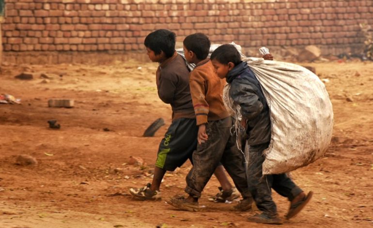 Türkiye’de yoksulluk alarm veriyor: Çocukların yüzde 36,8’i risk altında