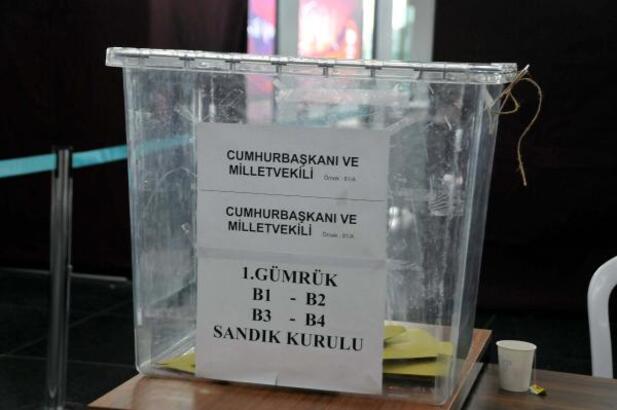 İstanbul Havalimanı'nda 2. tur için seçim sandıkları hazır