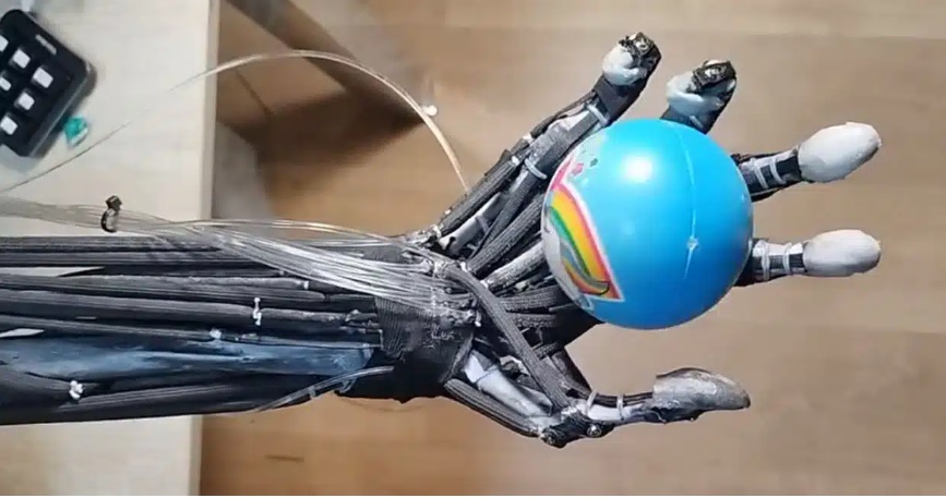 Sentetik insan modeline ilk adım: Robotik el üretildi!