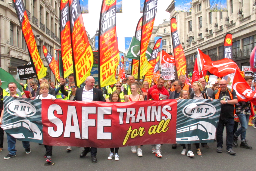 İngiltere'de demir yolu işçilerinden son 30 yılın en büyük grevi