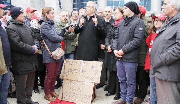 Adliyede direniş sürüyor, işçiler sendikalı oluyor