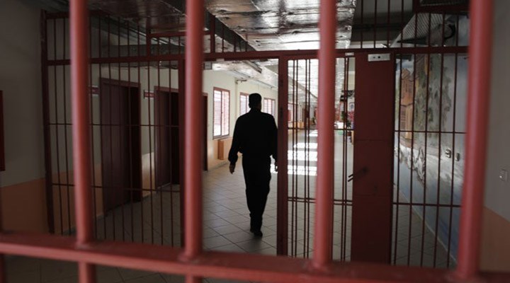 Cumhur İttifakı, salgın nedeniyle çıkarılan mahkumların cezaevi iznini uzatma hazırlığında