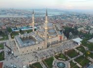 Camiye gitmeyen imam olur mu?