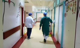 Hastalar devlete, hekimler özele!