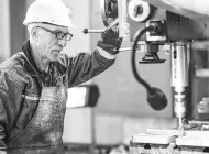 İşsiz gençler, çalışan emekliler!