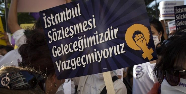 ‘İstanbul Sözleşmesi yaşatır’ eylemi