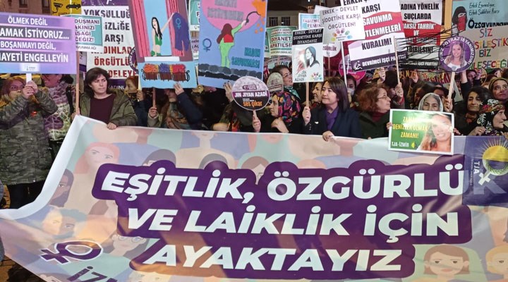 İzmir’de kadınlar bir araya geldi: Eşitlik, özgürlük ve laiklik için ayaktayız