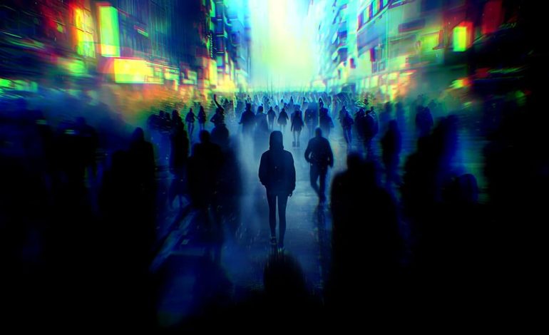 Transparan kalabalıklar içindeki yalnızlık