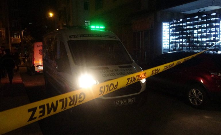 Kocaeli’nde bir erkek, ailesini katletti: 3 ölü
