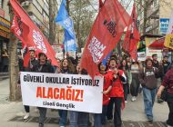 Liseliler güvenli eğitim için MEB'e yürüdü