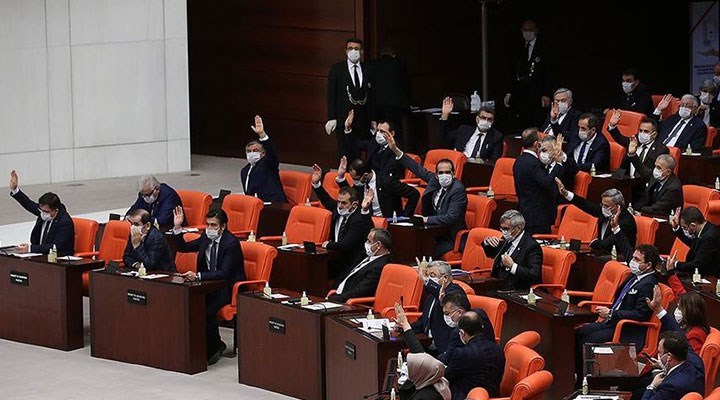 ABB Meclisi’nde “konser” tartışması kavgaya dönüştü