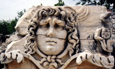 Medusa’nın değişimi ya da başka bir gerçekliği besleyen arketip olarak Medusa