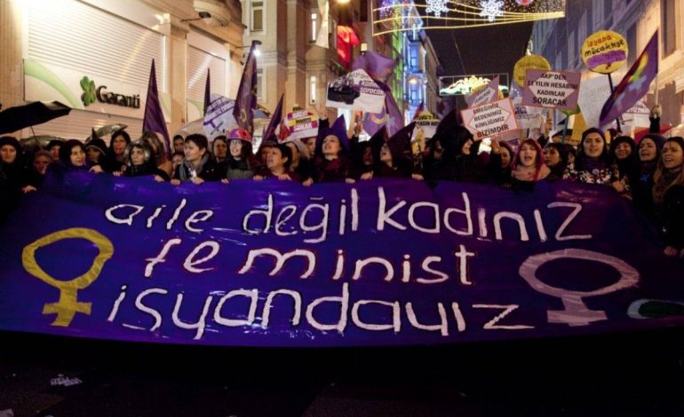 Aile değil, kadınız