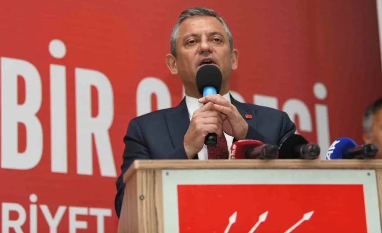 Özgür Özel: “CHP’lilerin tamamını memnun edecek adayı belirleyeceğimiz güne kadar cumhurbaşkanı adayım sizlersiniz”