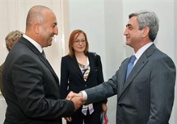AKP'li Çavuşoğlu Ermenistan'ı takdir etti