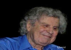 Erdoğan’dan Theodorakis’e evinde ziyaret