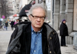 Şimdi de evi kundaklandı