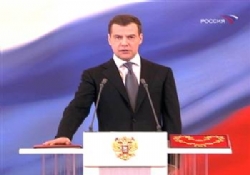 Medvedev: Anlaşmadan memnunuz