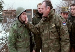 Savaş suçlusu Mladiç’in günlüğü Lahey’de