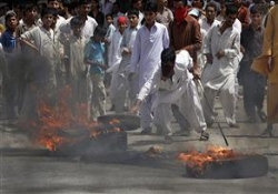 Pakistan’da etnik ve siyasi çatışma: 37 ölü