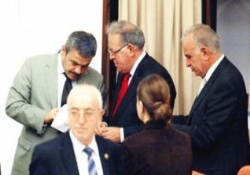 Bu fotoğrafı çekti, evini polis bastı!