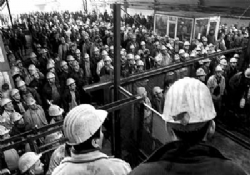 Maden işçileri yarın 1 saat iş bırakacak