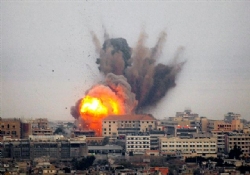 Gazze’ye hava saldırısı: 15 yaralı