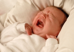 Ağlayan bebeği sakinleştirmenin 5 yolu