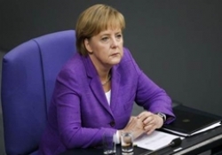 Merkel taciz ediliyor!