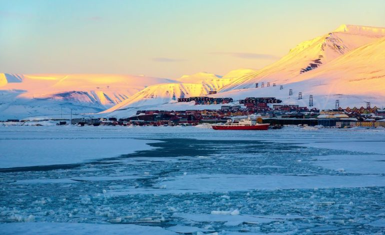 Türk vatandaşlarına oturma hakkı verilen Norveç Svalbard Adaları nasıl bir yer?