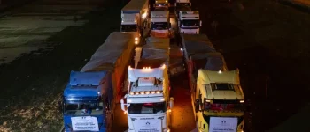 Diyarbakır’da toplanan 25 tır yardım malzemesi Kobani’ye ulaştı